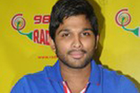 Julayi Movie Team At Radio Mirchi